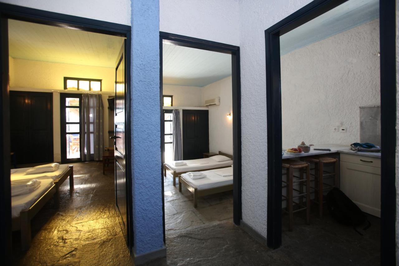 St George Studios & Apartments Batsíon Eksteriør bilde