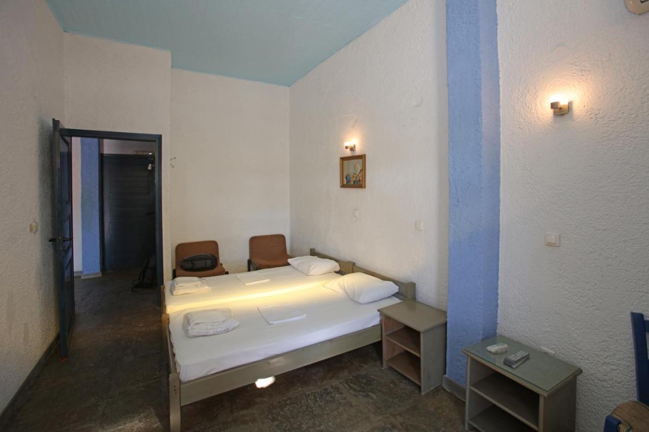 St George Studios & Apartments Batsíon Eksteriør bilde